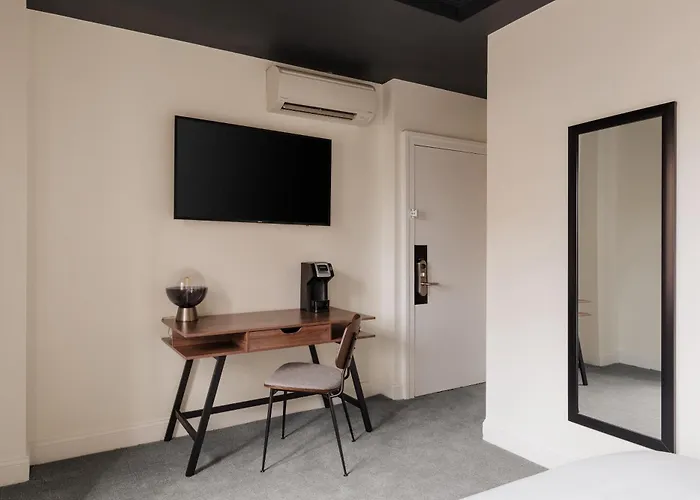 Dupont Circle Embassy Inn By Found