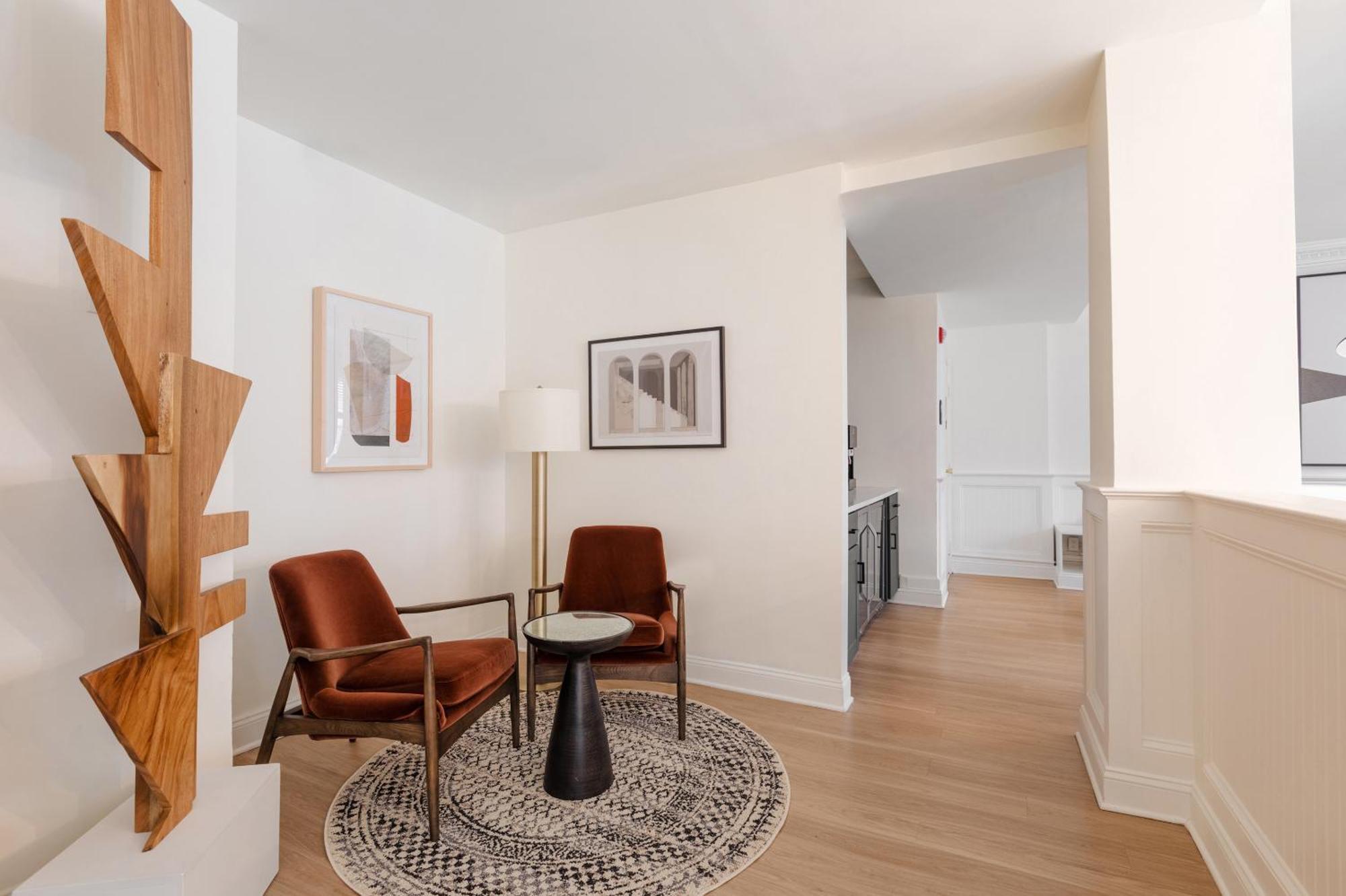 Dupont Circle Embassy Inn By Found