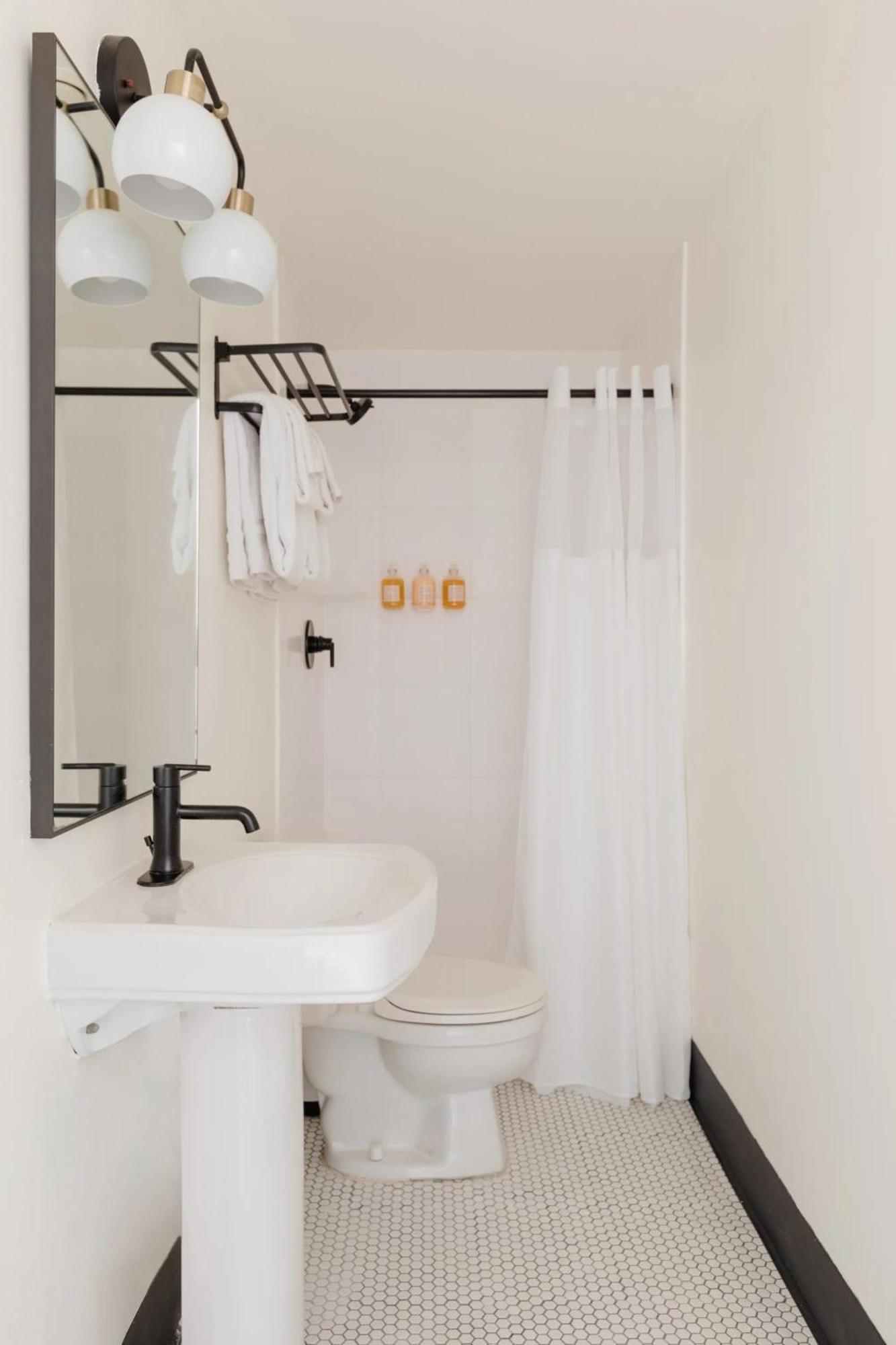 Dupont Circle Embassy By Found Hotel *